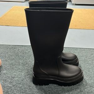 Lug rain boots. Jeffrey Campbell. Size 10. Great for the fall. Waterproof
